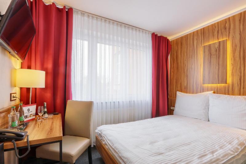 Single Room image 3
