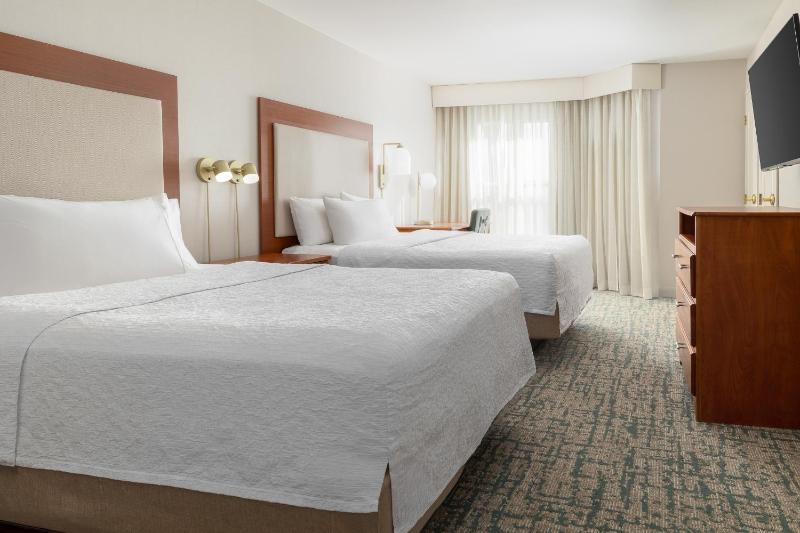 One-Bedroom Queen Suite with Two Queen Beds - Non-Smoking image 3