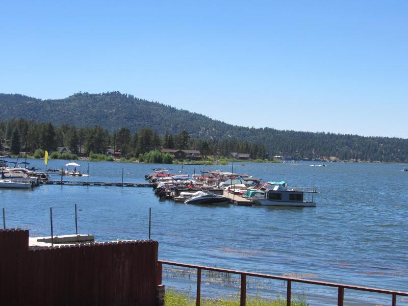 Smith Lakefront Hideaway - image 18