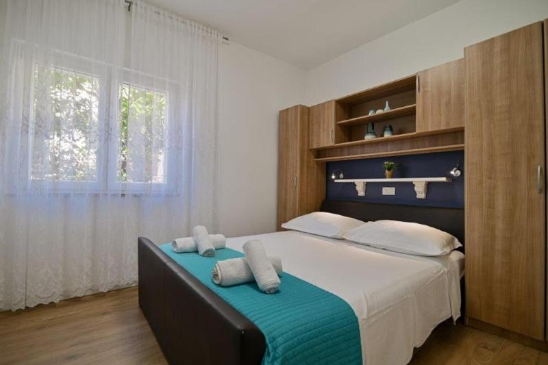 Apartments with parking space Trogir - 24144 - image 7