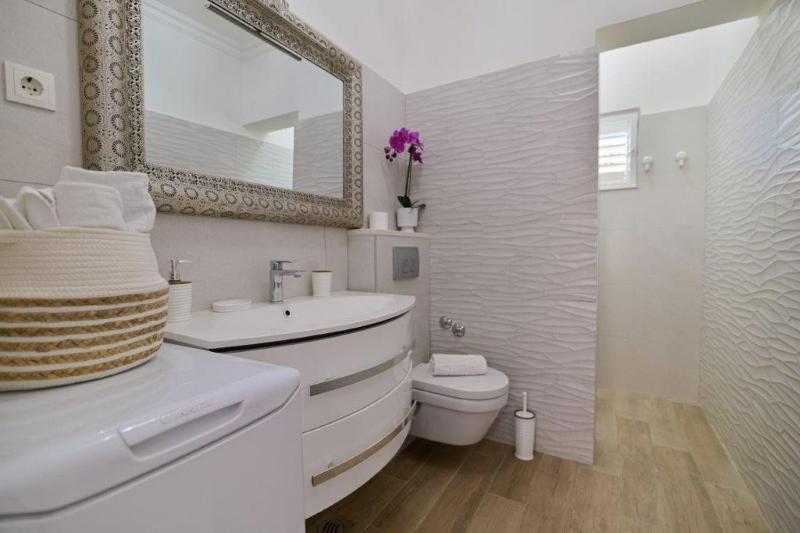 Apartments with parking space Trogir - 24144 - image 17