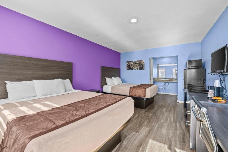 Superior Room 2 Queen Beds Non Smoking image 2