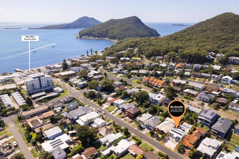 East Belmont 38 Tomaree Rd - spa linen Wi-Fi Air Con  Games Room - image 23