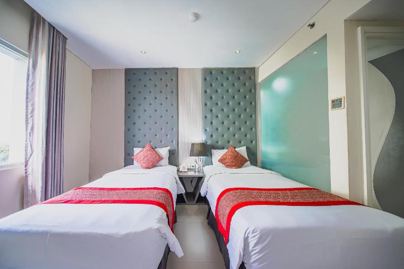 Twin Room image 2