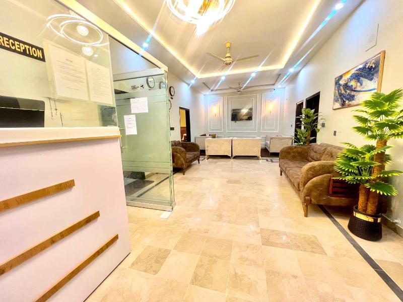Karachi BNB Royal Family - Airport-Shahr-e-Faisal - image 12