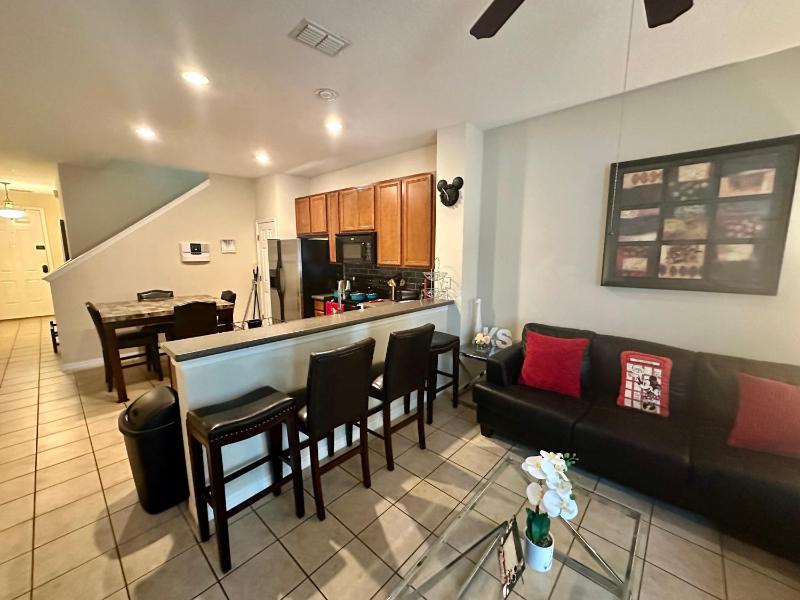 Grand Panoramic 3BR Townhouse Near Disney Parks - image 19