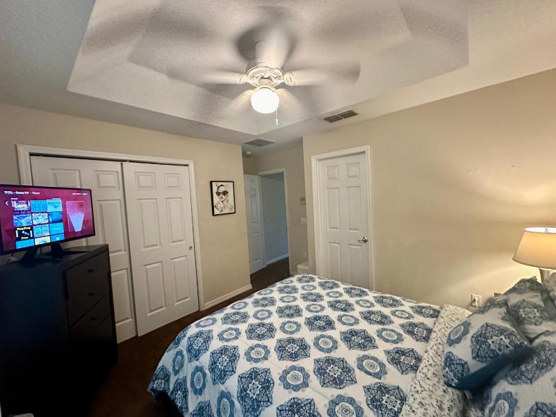 Grand Panoramic 3BR Townhouse Near Disney Parks - image 20