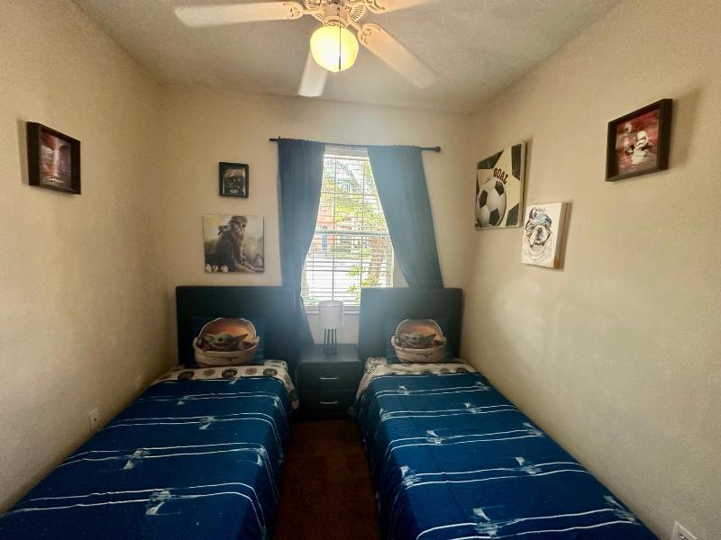 Grand Panoramic 3BR Townhouse Near Disney Parks - image 12