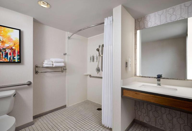 Hilton Garden Inn Detroit/Downtown - image 21