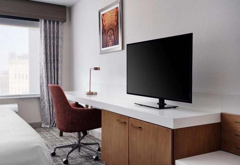 Hilton Garden Inn Detroit/Downtown - image 18