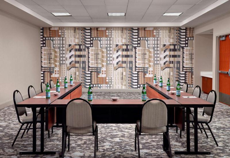 Hilton Garden Inn Detroit/Downtown - image 33