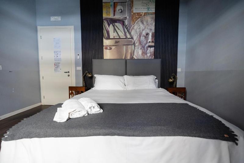 Double or Twin Room with Private Bathroom image 3