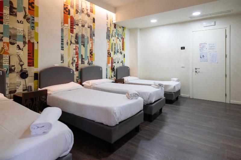 Quadruple Room with Private Bathroom image 4