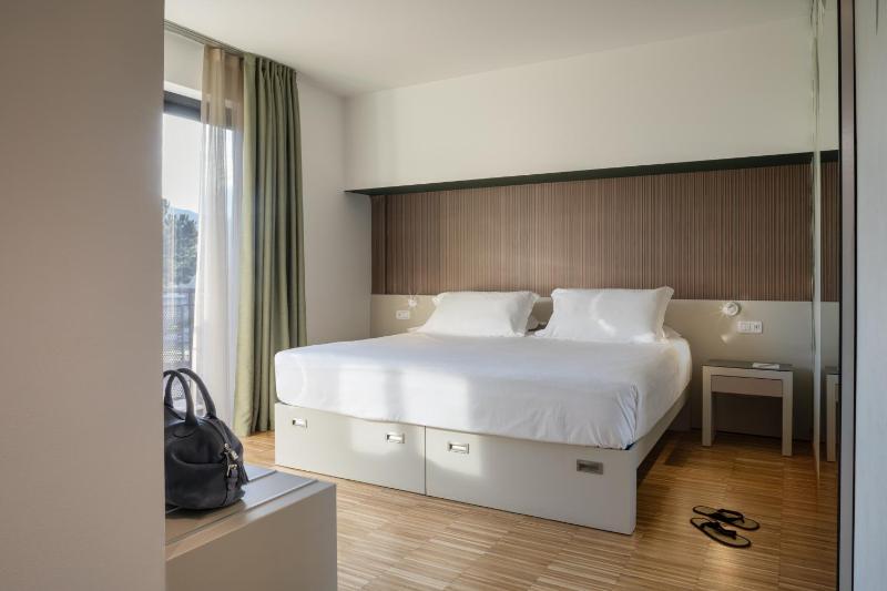 Superior Double or Twin Room image 4