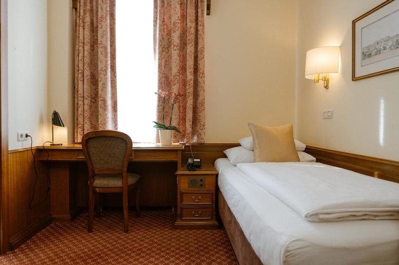Standard Single Room image 1