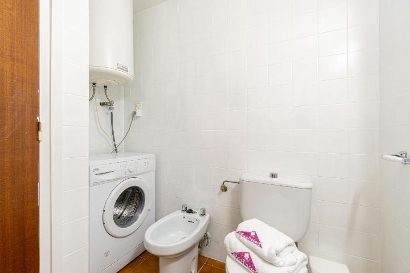 Basic Comfort Apartamento Onada 0139 con vista al canal - image 9