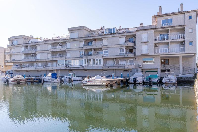 Basic Comfort Apartamento Onada 0139 con vista al canal - image 15