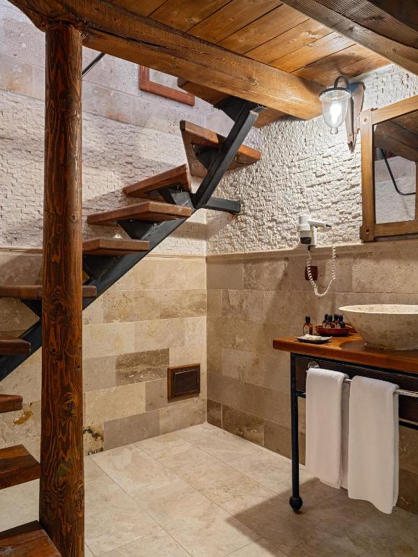 Standard Double Room image 2