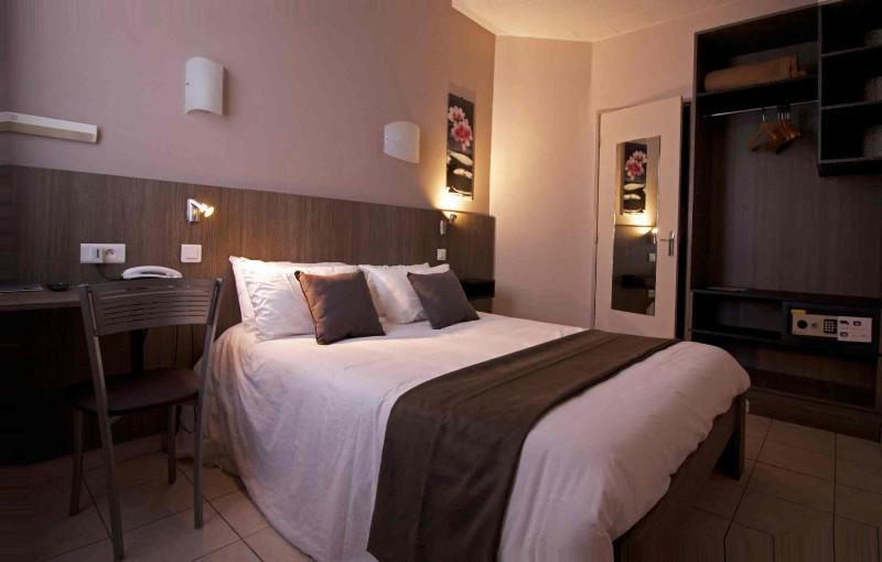 Le Strasbourg Hotel - image 22