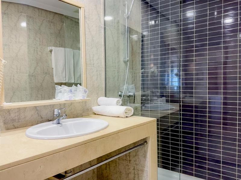 Superior Apartment image 3