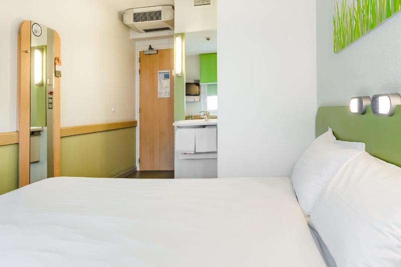 Standard Double Room image 1