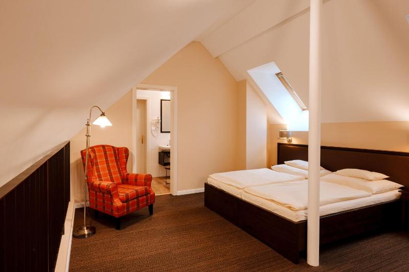 One-Bedroom Apartment with Terrace image 3