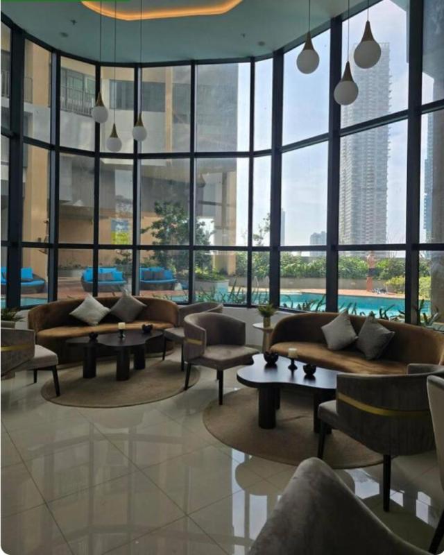 Trizen Amber 2-Bedroom Apartment with Free WIFI - image 11