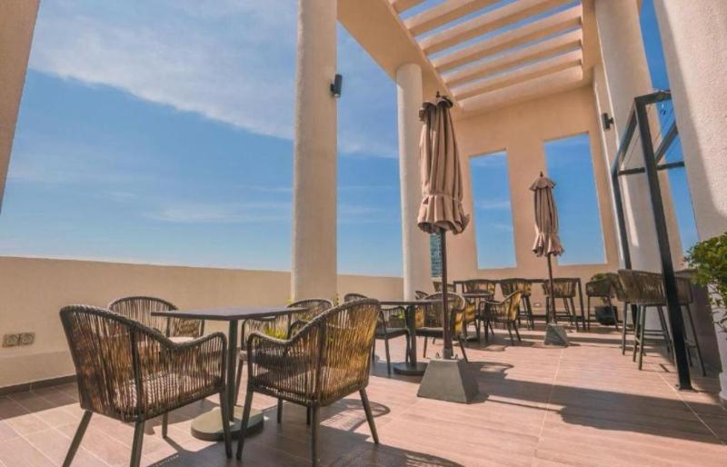 Trizen Amber 2-Bedroom Apartment with Free WIFI - image 6