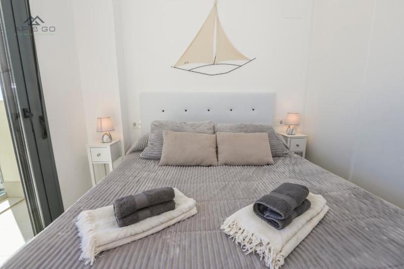 Icon Deluxe Marina Views - image 15