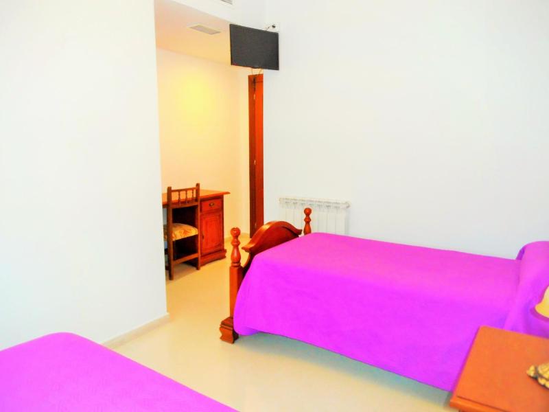 Comfort Triple Room image 4