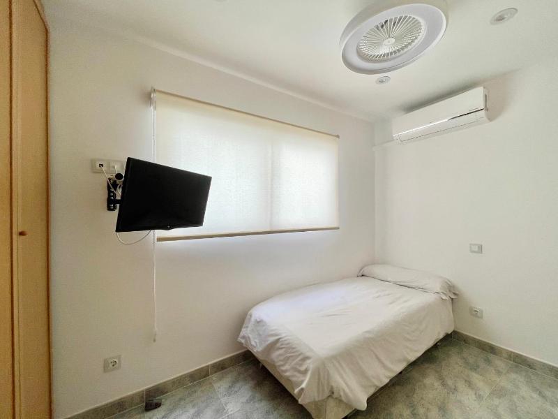 Emalco SeaFront Modern Apartment - image 12