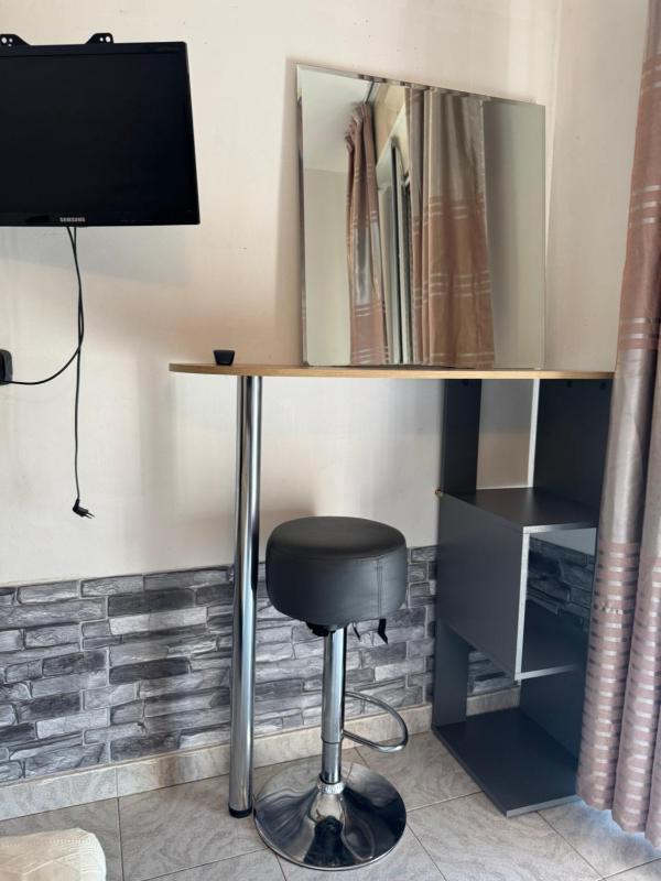 Small Double Room image 3