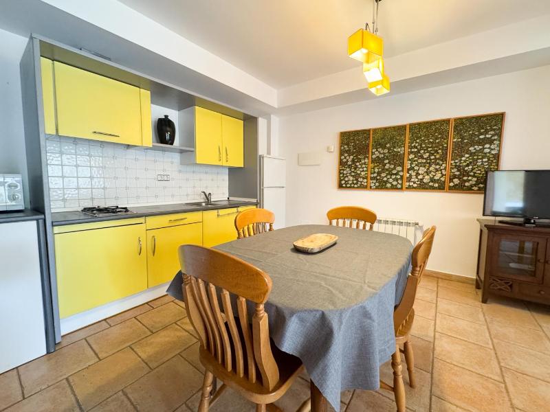 Two-Bedroom Apartment with Garden View image 4