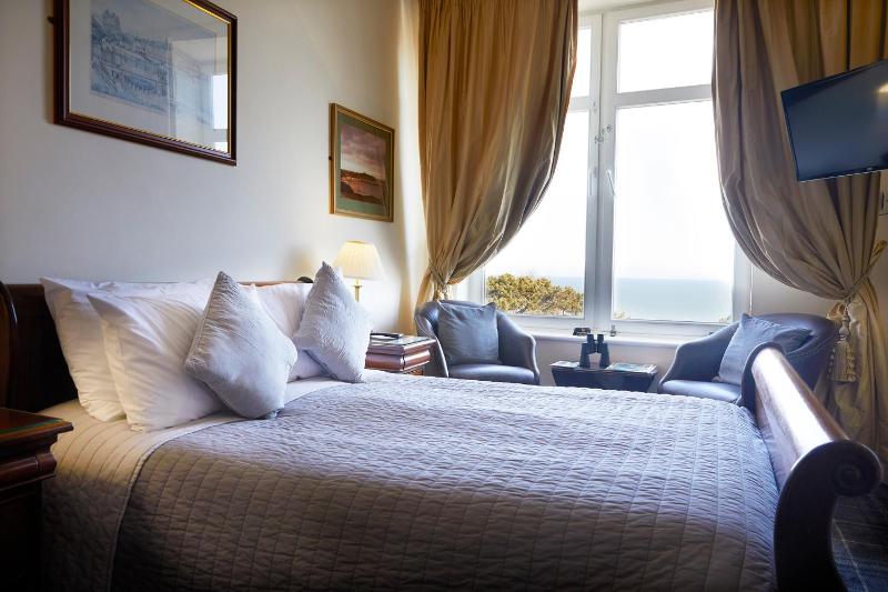 Double Room with Sea View image 3