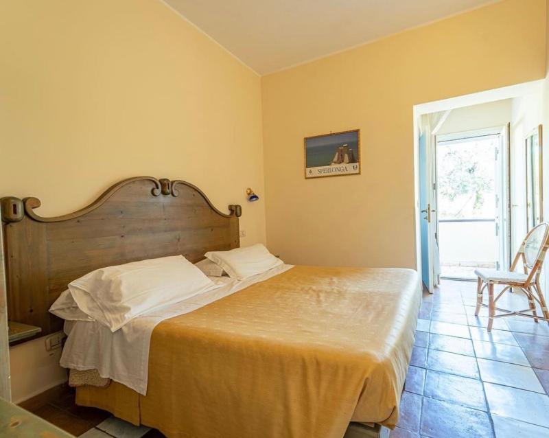 Double or Twin Room with Garden View image 1