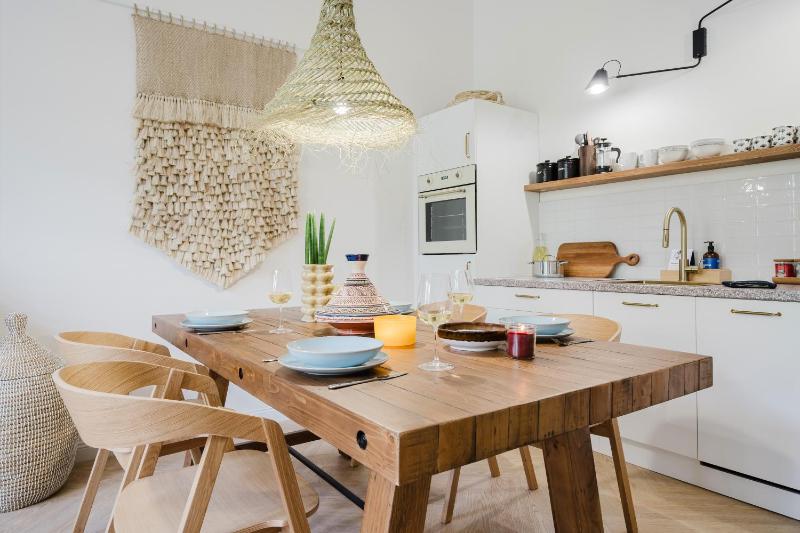 Prague Days - Boho One-bedroom Apartment with Smart TV in Vinohrady - image 3