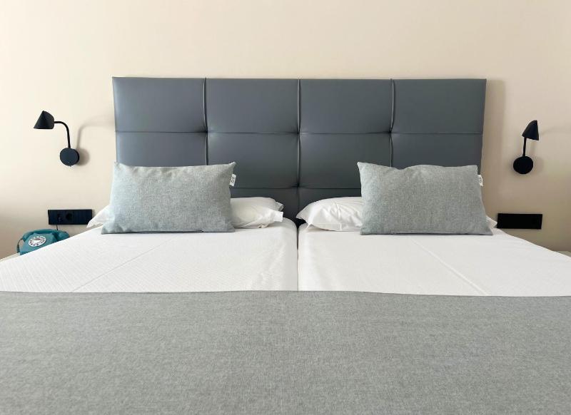 Double or Twin Room (2 Adults + 1 Child) image 4