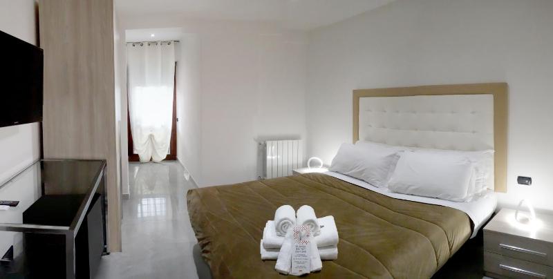 Double Room with Private Bathroom image 1