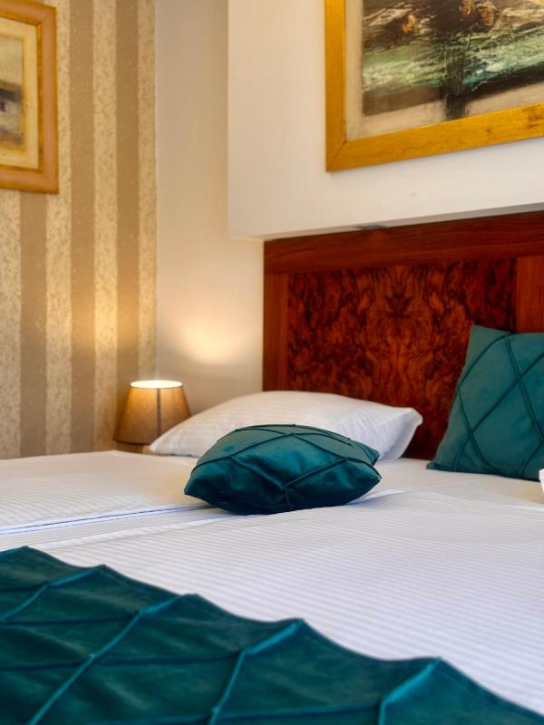 Single Room image 3