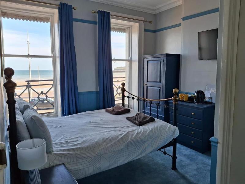 Superior Double Room image 4