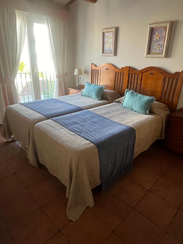 Twin Room image 1