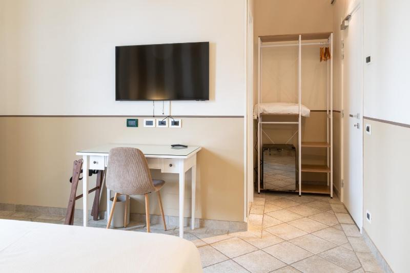 Superior Double Room image 3