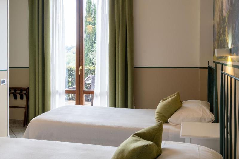 Comfort Twin Room image 1