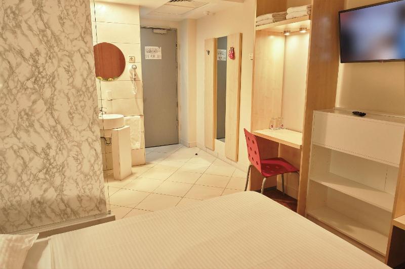 Standard Double Room image 4