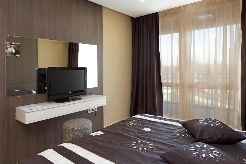 Double Room with Sea View image 1