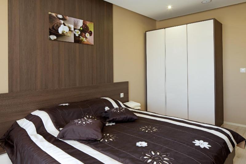 One-Bedroom Apartment with Sea View image 1