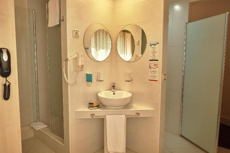 Comfort Double Room image 4