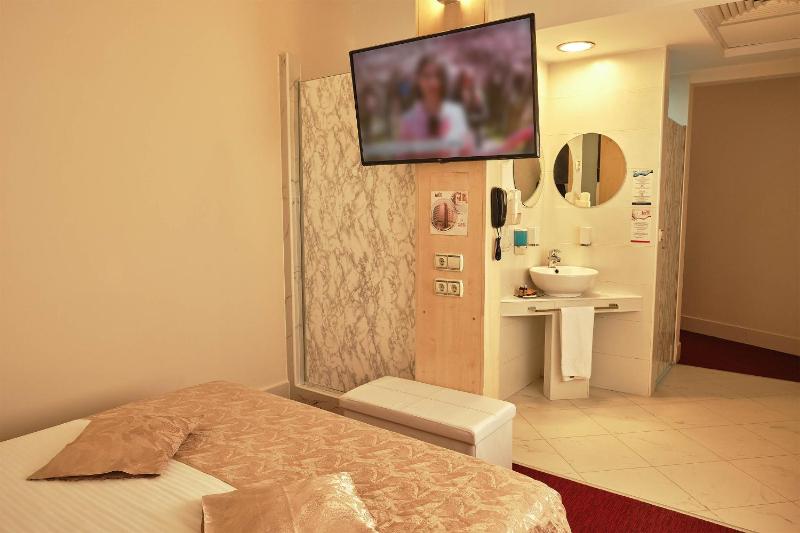 Comfort Double Room image 3