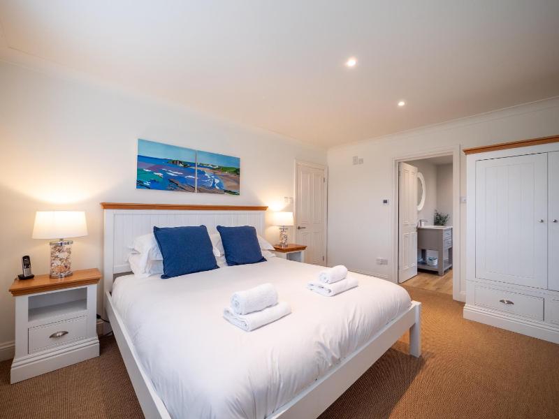 Spacious Family Coastal Retreat Huge Garden - image 33