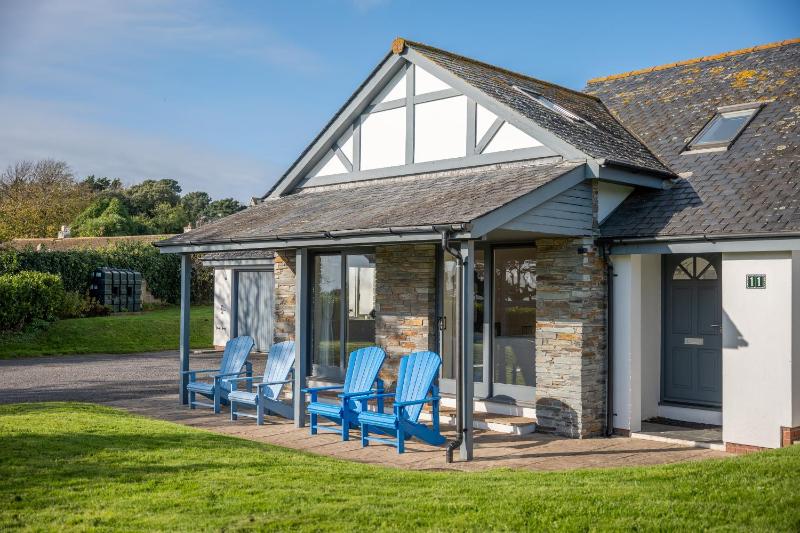 Spacious Family Coastal Retreat Huge Garden - image 36